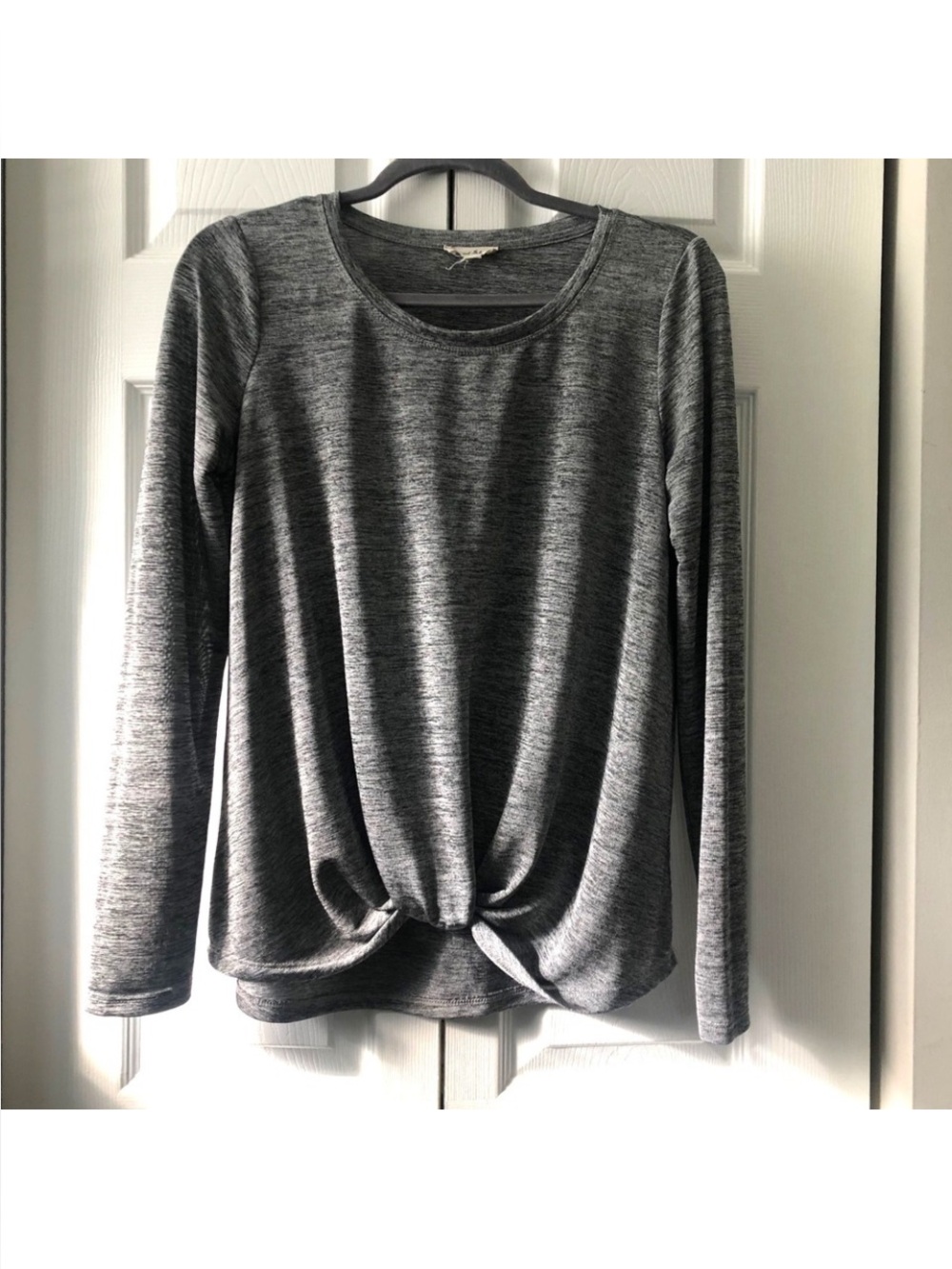 Jane and Delancey Gray Twist Front Top Size Medium Long Sleeve Heathered Casual